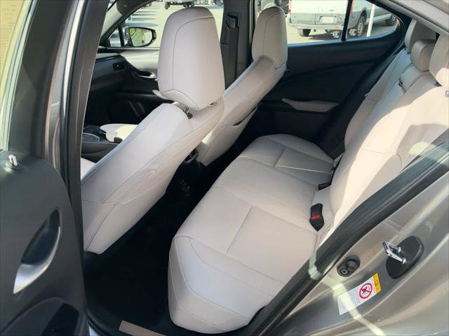Used 2019 Lexus UX 200 w/ Accessory Package FWD image 6