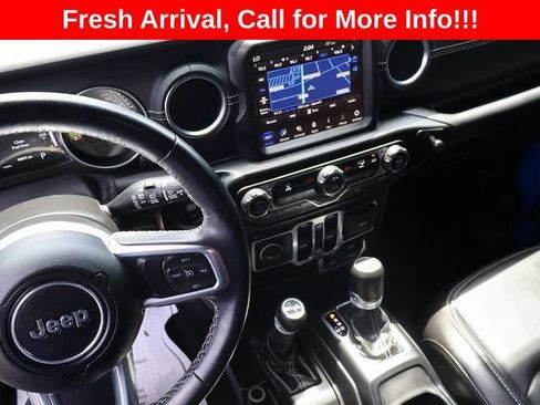 Used 2022 Jeep Wrangler Unlimited Sahara AWD/4WD image 23