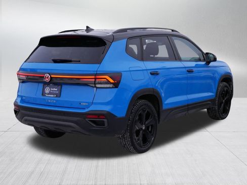 Certified 2025 Volkswagen Taos SE AWD/4WD image 7