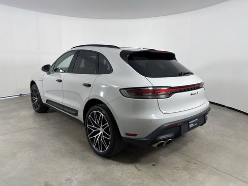 Certified 2023 Porsche Macan S AWD/4WD image 3