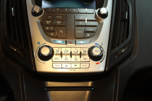 Used 2015 Chevrolet Equinox LT AWD/4WD image 24