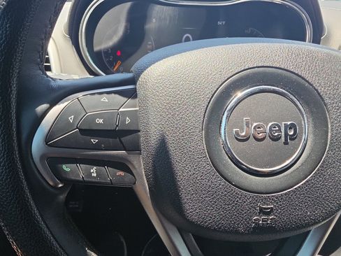 Used 2018 Jeep Grand Cherokee Limited AWD/4WD image 13
