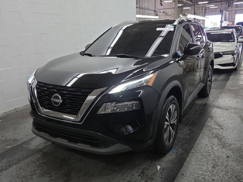 Used 2023 Nissan Rogue SV w/ SV Premium B Package FWD image 2
