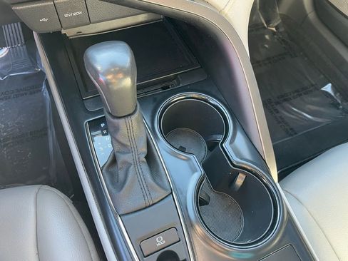 Used 2020 Toyota Camry SE image 26