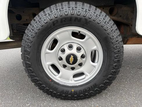 Used 2017 Chevrolet Silverado 2500 W/T AWD/4WD image 31
