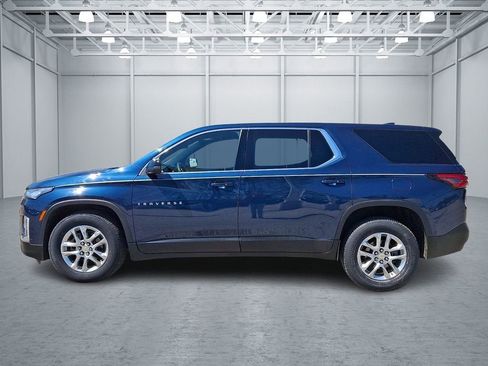 Used 2022 Chevrolet Traverse LS image 8