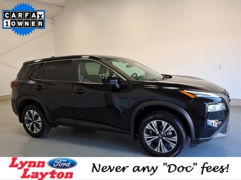 Used 2023 Nissan Rogue SV image 2