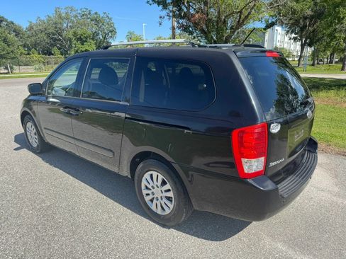 Used 2012 Kia Sedona LX FWD image 10