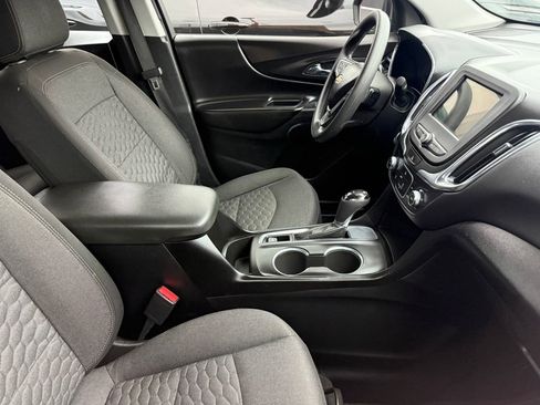 Used 2019 Chevrolet Equinox LT image 3