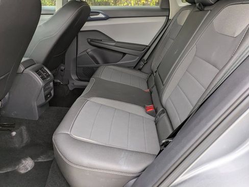 Used 2024 Volkswagen Taos SE image 22