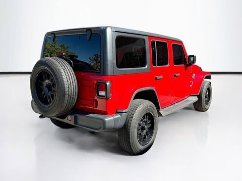 Used 2019 Jeep Wrangler Unlimited Sahara image 6