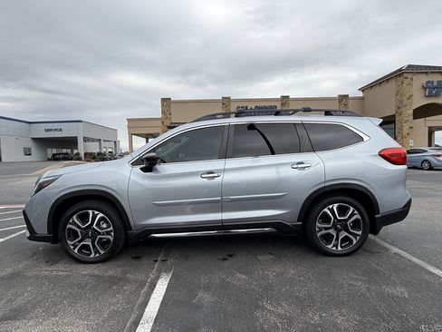 Certified 2024 Subaru Ascent Touring w/ Popular Package #2 image 4