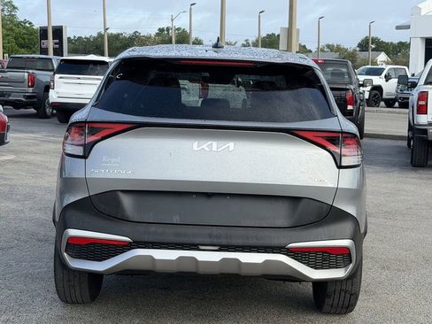 Used 2024 Kia Sportage LX AWD/4WD image 6
