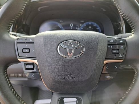 Used 2024 Toyota Crown AWD/4WD image 15