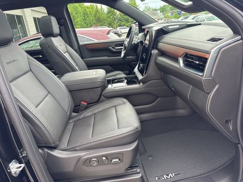 Used 2026 GMC Yukon Denali w/ Sun & Power Step Package AWD/4WD image 48