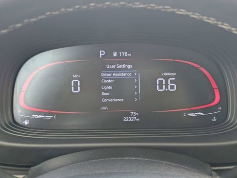 Used 2025 Hyundai Venue SEL image 30