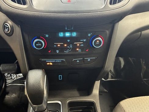 Used 2019 Ford Escape SE image 19