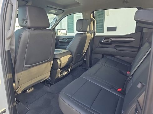 Used 2024 GMC Sierra 1500 SLT image 17