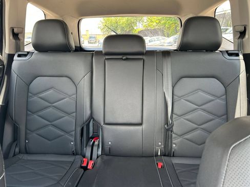 Used 2026 Volkswagen Atlas SE FWD image 35