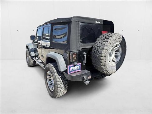 Used 2014 Jeep Wrangler Unlimited Rubicon image 3