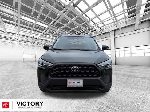 Used 2023 Toyota Corolla Cross LE w/ Moonroof Package AWD/4WD image 8