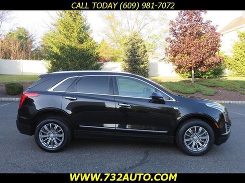 Used 2017 Cadillac XT5 Luxury w/ Driver Awareness Package AWD/4WD image 4