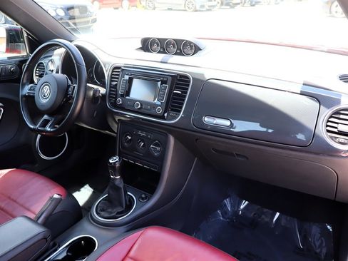 Used 2014 Volkswagen Beetle R-Line FWD image 20