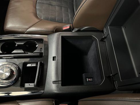 Used 2020 Nissan Armada Platinum image 26