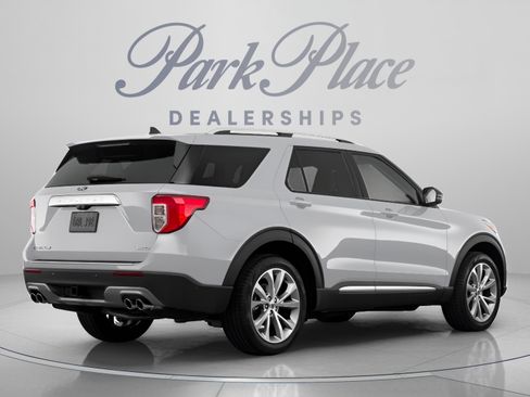 Used 2022 Ford Explorer Platinum w/ Equipment Group 601A AWD/4WD image 3