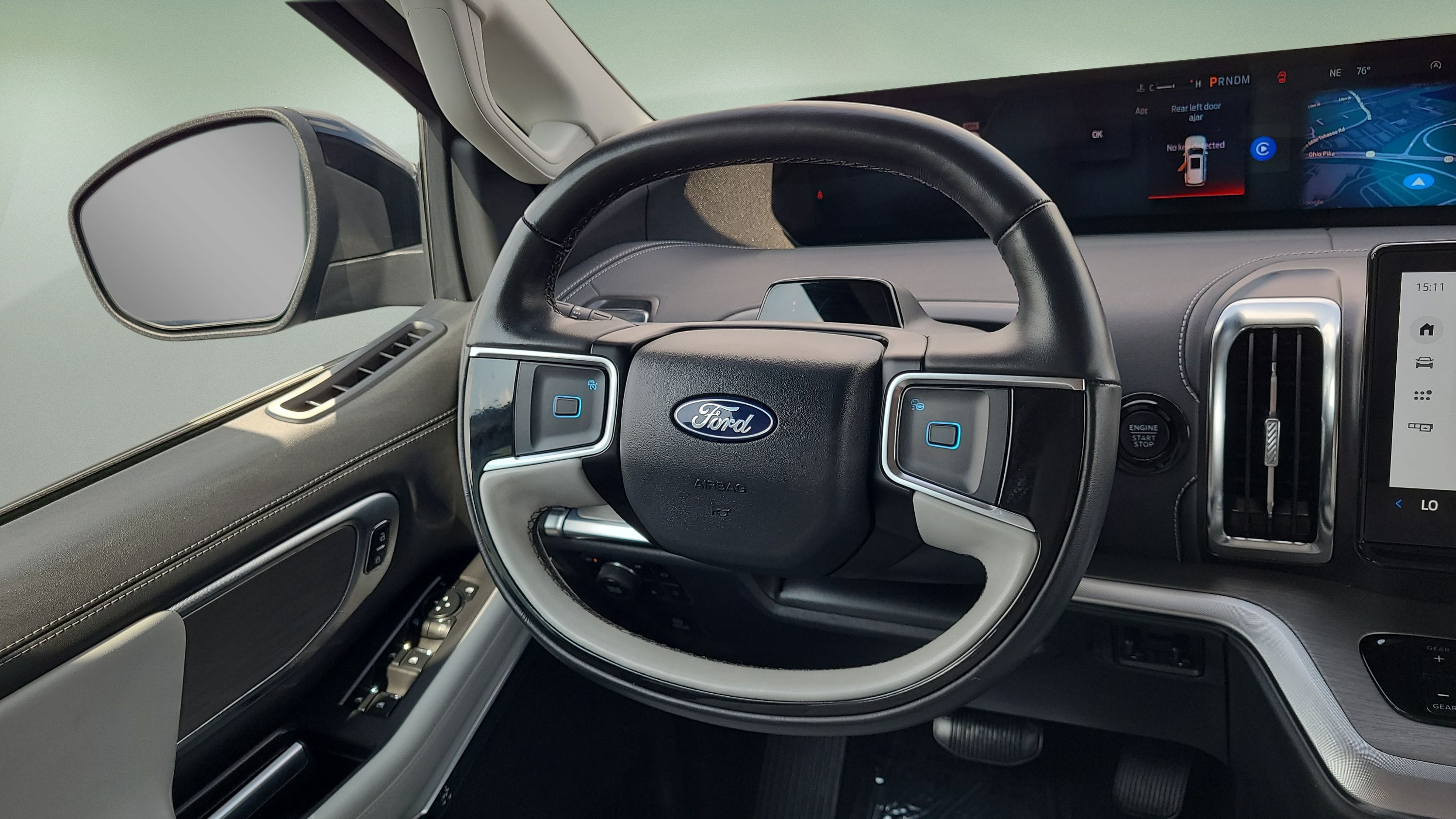 Used 2025 Ford Expedition Platinum w/ Driver's Package AWD/4WD image 12
