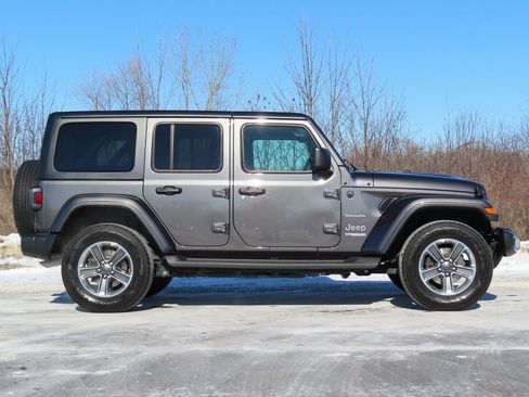 Certified 2022 Jeep Wrangler Unlimited Sahara w/ Cold Weather Group image 2