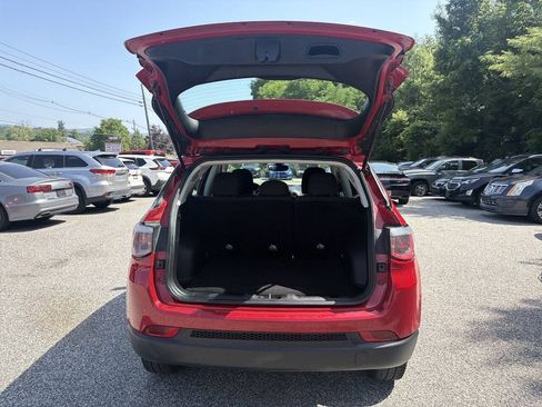 Used 2018 Jeep Compass Sport w/ Cold Weather Group AWD/4WD image 15