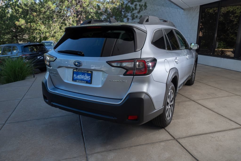 Certified 2025 Subaru Outback Premium AWD/4WD image 6