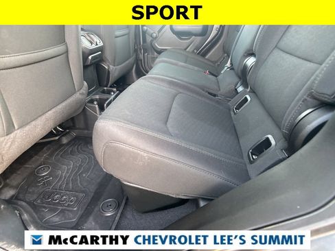 Used 2021 Jeep Gladiator Sport image 36