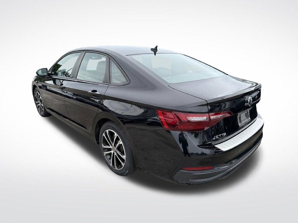 Certified 2023 Volkswagen Jetta Sport FWD image 4