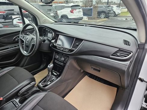 Used 2021 Buick Encore Preferred image 11