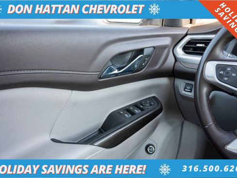 Used 2023 GMC Acadia SLT image 17