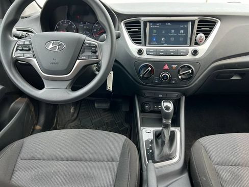 Used 2022 Hyundai Accent SEL w/ Cargo Package FWD image 2
