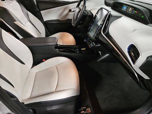 Used 2022 Toyota Prius Limited image 21