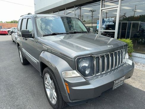 Used 2012 Jeep Liberty Limited Jet AWD/4WD image 2