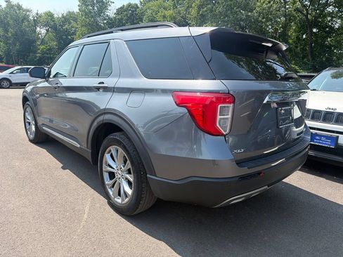 Used 2022 Ford Explorer XLT w/ Equipment Group 202A AWD/4WD image 3