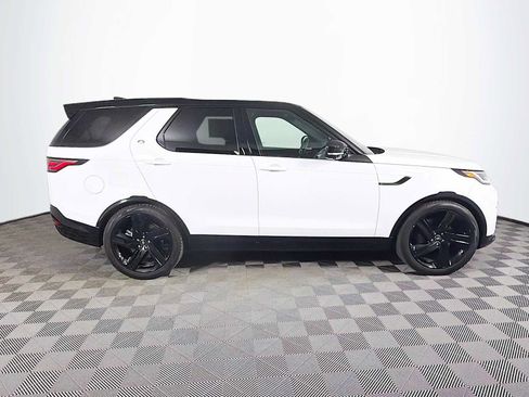 Used 2025 Land Rover Discovery Dynamic SE AWD/4WD image 4