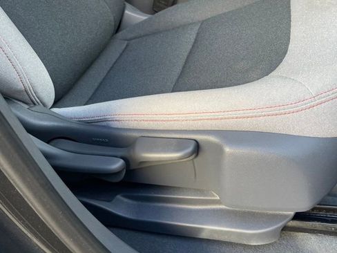 Used 2020 Chevrolet Bolt LT image 31