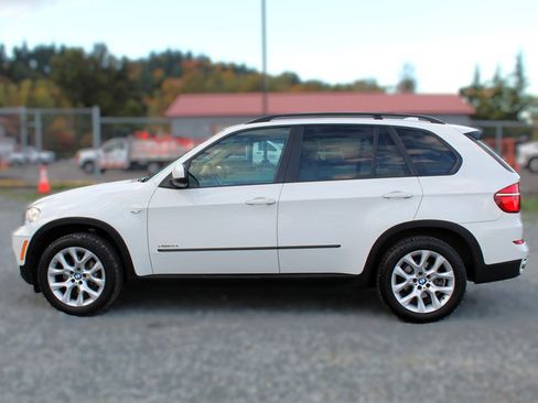 Used 2011 BMW X5 xDrive35i image 4