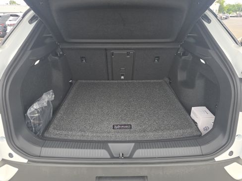 New 2026 Volkswagen ID.4 Pro S AWD/4WD image 17
