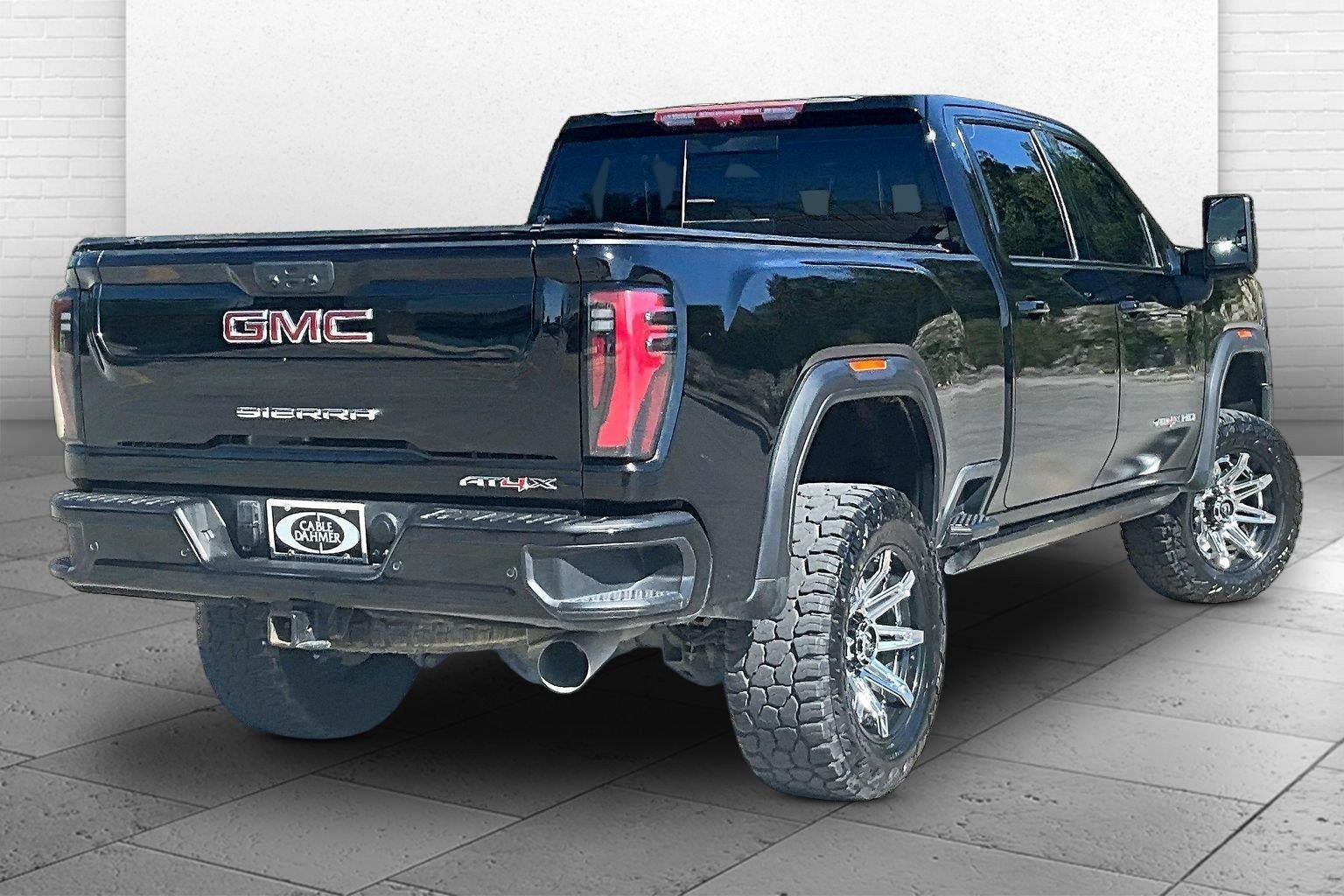 Used 2025 GMC Sierra 2500 AT4X AWD/4WD image 11