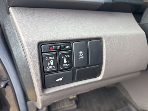 Used 2011 Honda Odyssey EX-L image 12