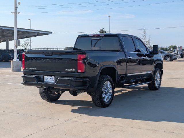 Used 2024 Chevrolet Silverado 2500 High Country w/ High Country Premium Package AWD/4WD image 5