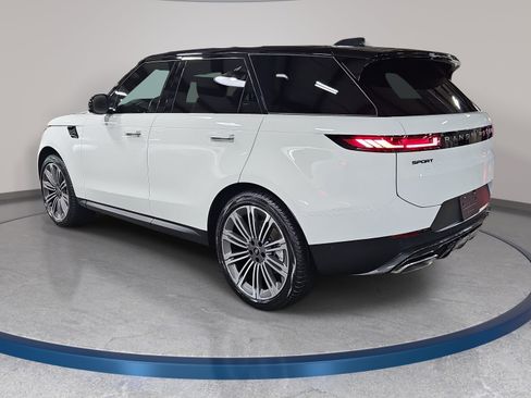 Used 2025 Land Rover Range Rover Sport SE AWD/4WD image 7