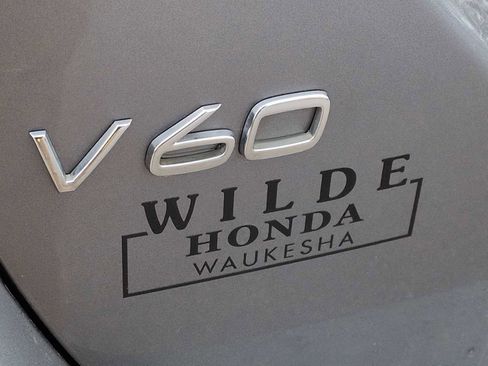 Used 2017 Volvo V60 T5 Premier w/ Convenience Package image 11